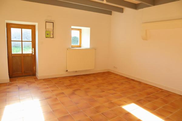 Maison en pierre, 3 chambres sur terrain 1186m2
