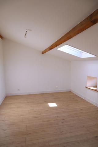 Maison en pierre, 3 chambres sur terrain 1186m2