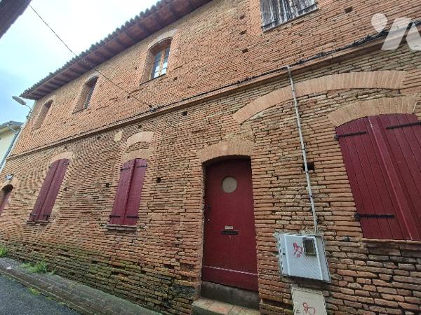 L'ISLE JOURDAIN (32600), Ancienne école de musique de 254 m².