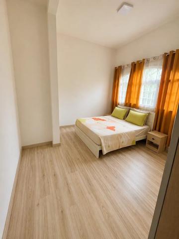 Vente                                                      Appartement
                        
                     3 pièces                                         à Saint-Joseph