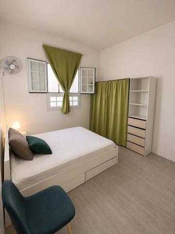 Vente                                                      Appartement
                        
                     3 pièces                                         à Saint-Joseph