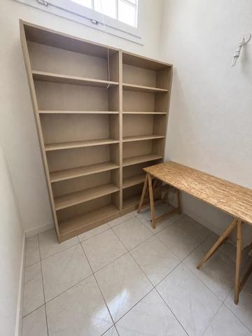 Vente                                                      Appartement
                        
                     3 pièces                                         à Saint-Joseph