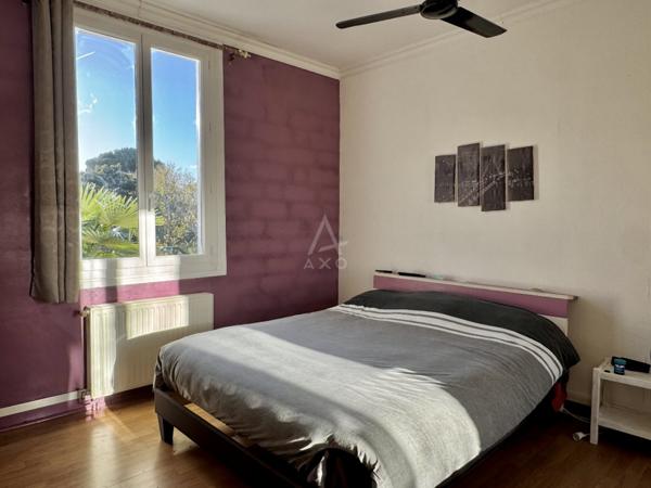 Angoulême  Quartier très calme, proche Gare et Centre Commercial Leclerc, maison F4 avec garage et jardin.