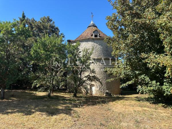 Charmant logis vendéen avec nombreuses dépendances dans le sud de la Vendée