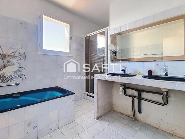 Maison 3 chambres de 111 m² avec grand garage et terrain piscinable