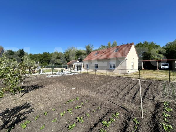 Maison Familiale de 144 m² à Villemandeur – Grand Terrain de 1 785 m²