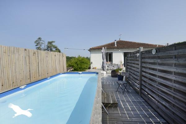 Maison à vendre |  Touvre |  8 pièces | 260 m²