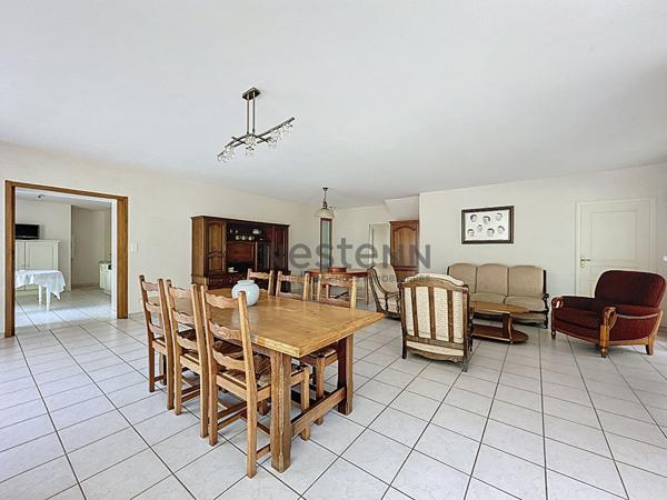 Maison familiale sur terrain de 2200m2 à vendre à Candé - plus de 200m2 - 4 chambres