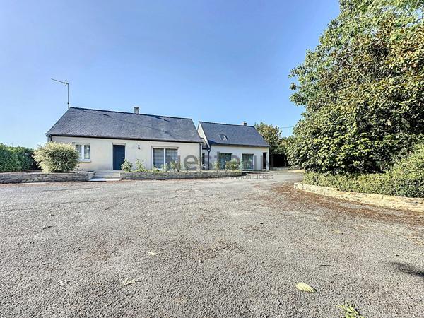 Maison familiale sur terrain de 2200m2 à vendre à Candé - plus de 200m2 - 4 chambres