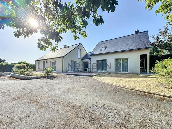 Maison familiale sur terrain de 2200m2 à vendre à Candé - plus de 200m2 - 4 chambres