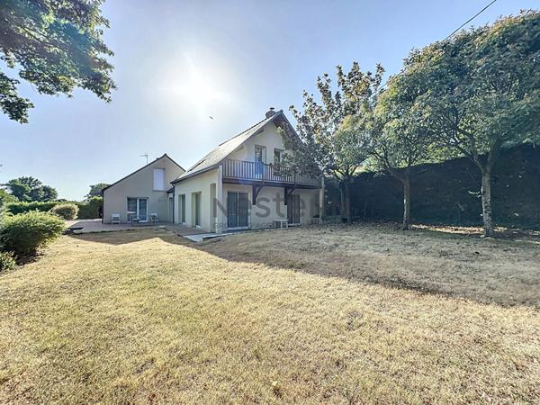 Maison familiale sur terrain de 2200m2 à vendre à Candé - plus de 200m2 - 4 chambres