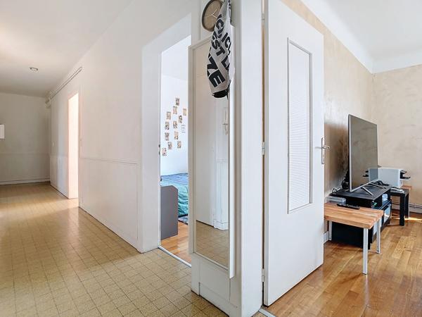 Appartement Brive La Gaillarde quartier des Rosiers - 106 m2 - 2 ème étages - balcon - cave - 3 chambres