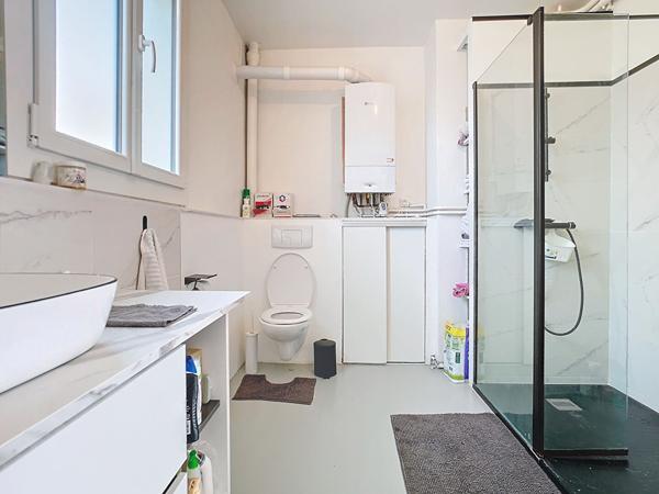 Appartement Brive La Gaillarde quartier des Rosiers - 106 m2 - 2 ème étages - balcon - cave - 3 chambres