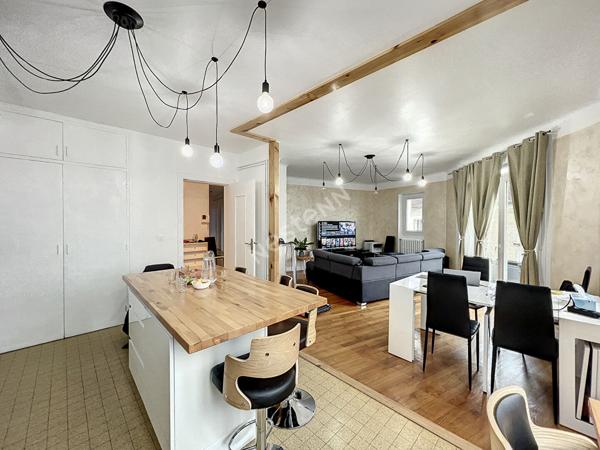 Appartement Brive La Gaillarde quartier des Rosiers - 106 m2 - 2 ème étages - balcon - cave - 3 chambres