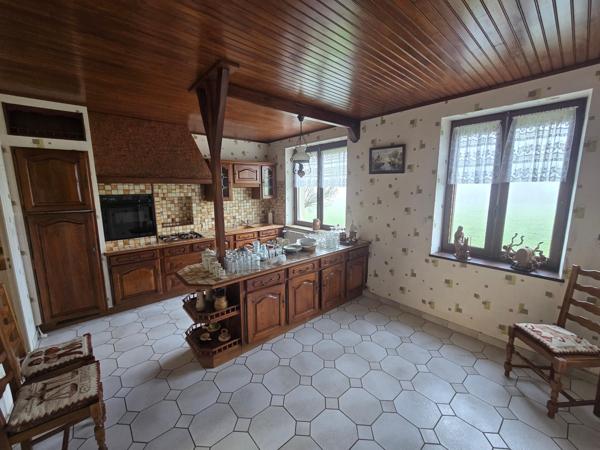 une propriété avec dépendances à Auxonne