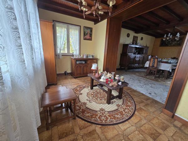 une propriété avec dépendances à Auxonne