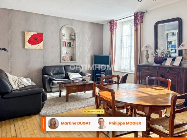 Maison de bourg rénovée, 6 pièces, garage, terrasse et cour à SAINT GERAND LE PUY (03)