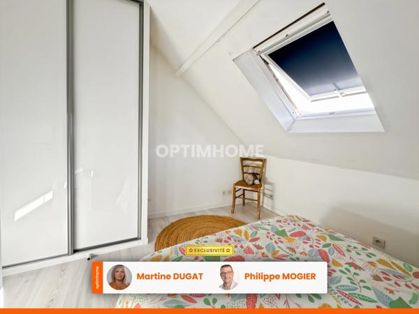 Maison de bourg rénovée, 6 pièces, garage, terrasse et cour à SAINT GERAND LE PUY (03)