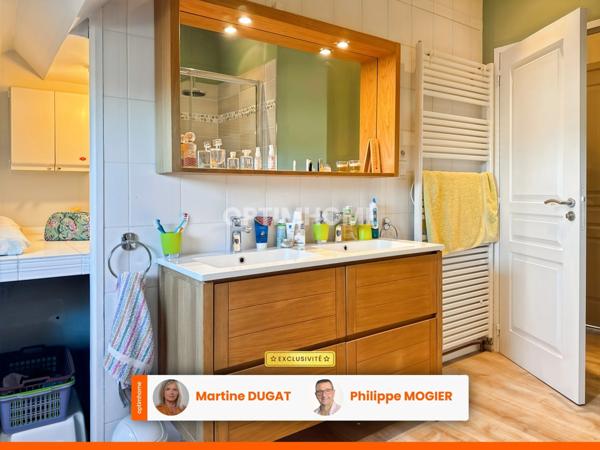 Maison de bourg rénovée, 6 pièces, garage, terrasse et cour à SAINT GERAND LE PUY (03)