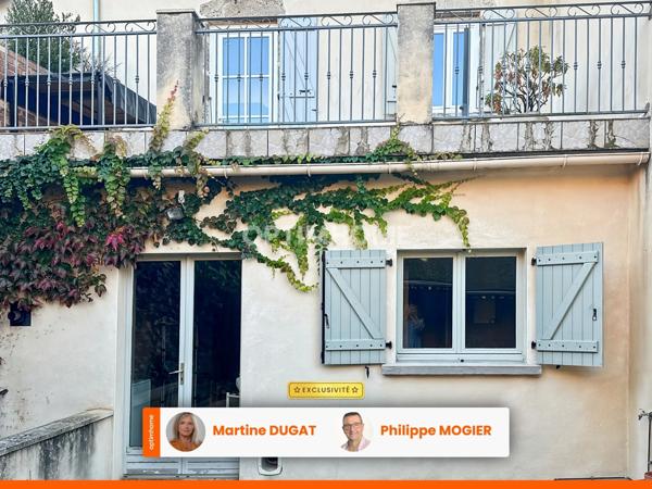 Maison de bourg rénovée, 6 pièces, garage, terrasse et cour à SAINT GERAND LE PUY (03)