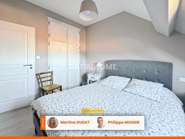 Maison de bourg rénovée, 6 pièces, garage, terrasse et cour à SAINT GERAND LE PUY (03)