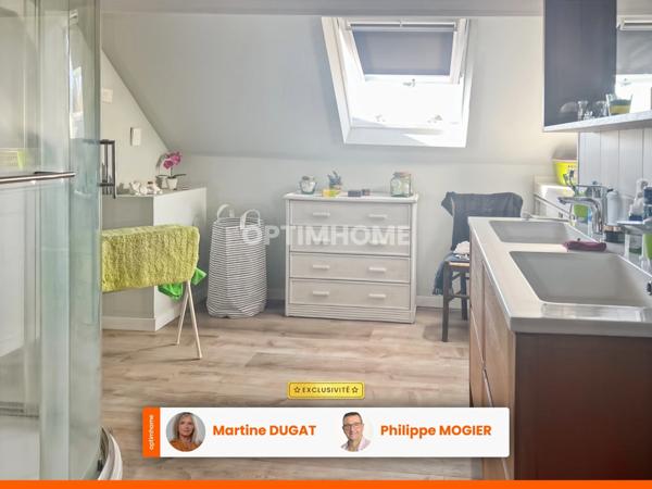 Maison de bourg rénovée, 6 pièces, garage, terrasse et cour à SAINT GERAND LE PUY (03)