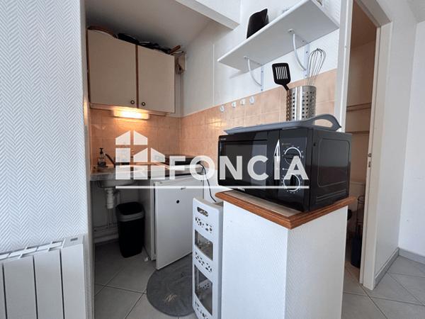 Location Studio meublé 19.86 m² - 13 RUE ANDRE GABARET La Rochelle 17000