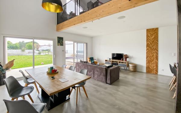 Maison à vendre    5 pièces •  Albias