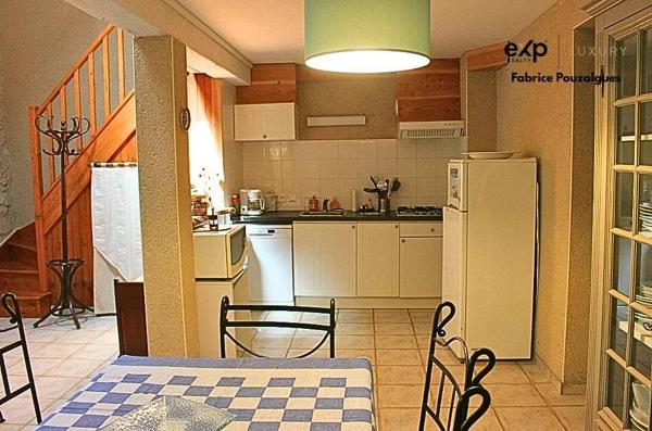 Propriété rare de 8,5 ha avec vue dominante, gîtes, sans contrainte d’exploitation