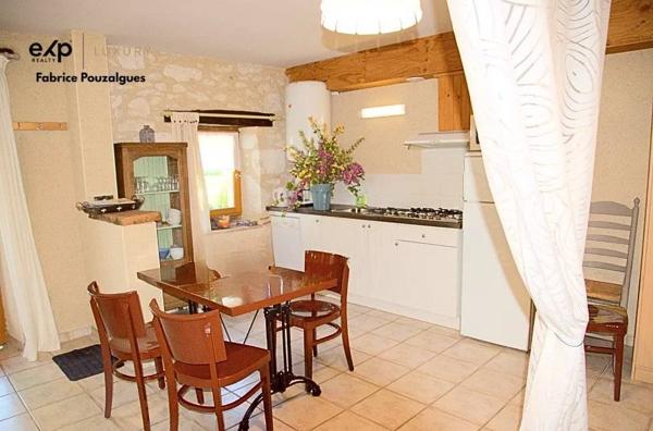 Propriété rare de 8,5 ha avec vue dominante, gîtes, sans contrainte d’exploitation