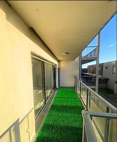 Grand T3 lumineux avec terrasse et stationnement dans le centre ville de Thouaré sur Loire