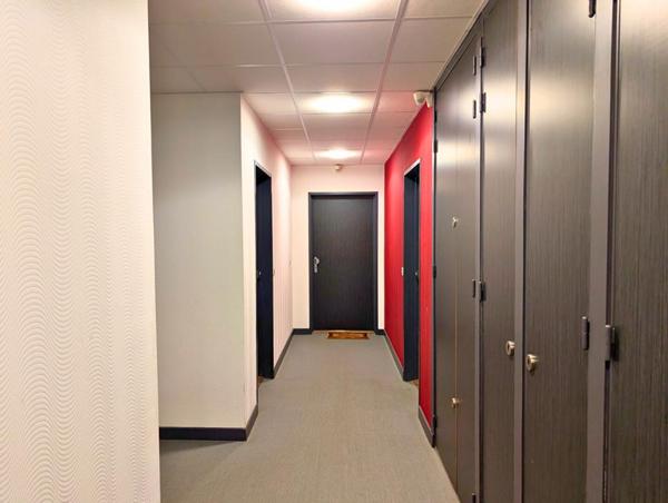 Grand T3 lumineux avec terrasse et stationnement dans le centre ville de Thouaré sur Loire