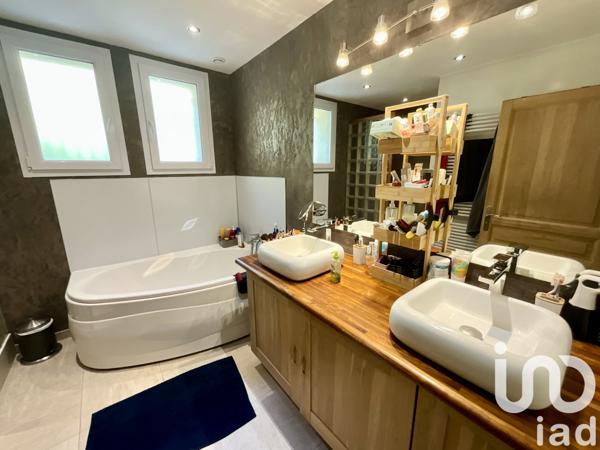 Maison à vendre 4 pièces 158 m² Alès