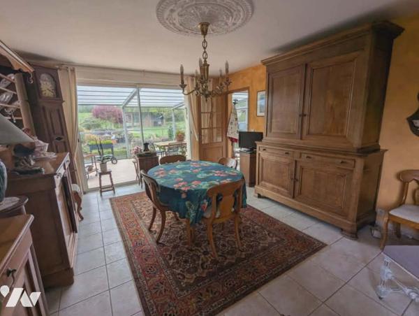 Idéalement situé, pavillon de type 8 d'une surface de 160m² sur terrain paysagé de 1000m²