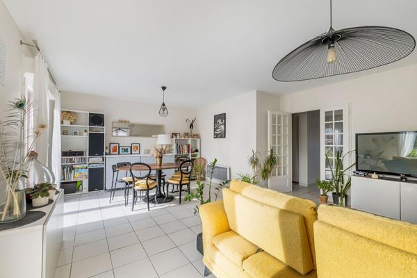 BEGLES STADE MOGA - MAISON 4 PIÈCES AVEC JARDIN ET GARAGE 