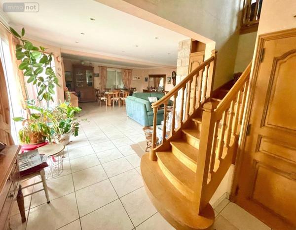 Maison à vendre à Saint-Chély-d'Apcher en Lozère (48200), ref : 48032-208