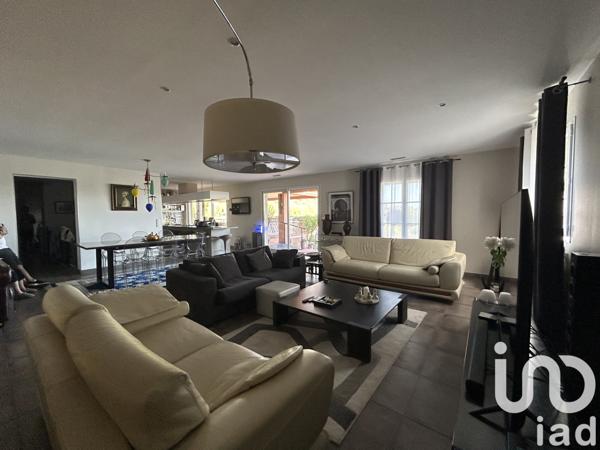 Maison à vendre 6 pièces 221 m² Villeneuve-lès-Avignon