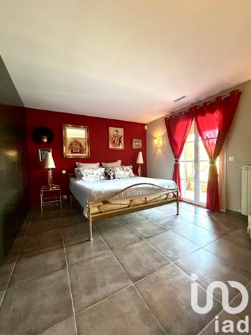 Maison à vendre 6 pièces 221 m² Villeneuve-lès-Avignon
