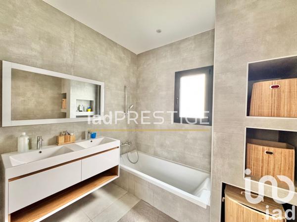 Maison à vendre 6 pièces 150 m² Nîmes-Saint-Césaire