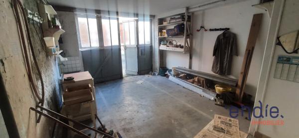 Garage avec maison de 40 m² à Chatillon sur indre