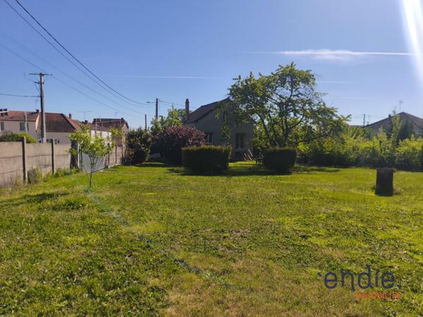 VENTE : MAISON 4 PIECE 85 m² A COMMENTRY