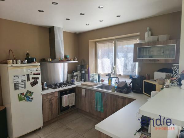 VENTE : MAISON 4 PIECE 85 m² A COMMENTRY