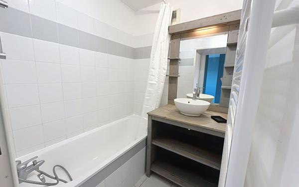 Appartement à louer    3 pièces • 59,96 m2 Avignon