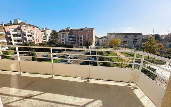 Appartement à louer    3 pièces • 59,96 m2 Avignon