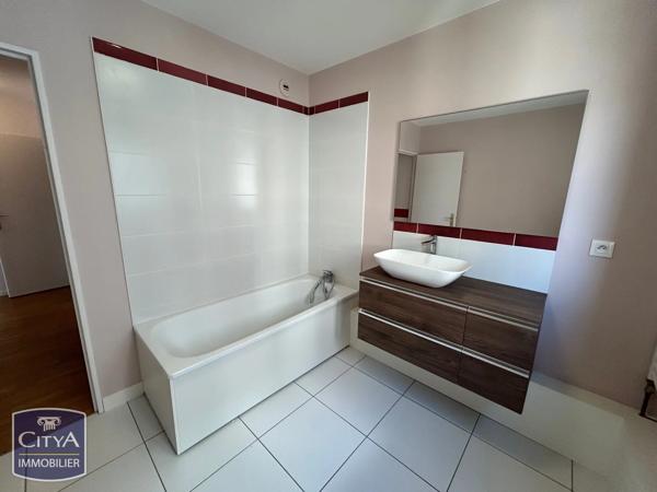 Appartement à vendre 5 pièces 121.5m² Poitiers (86000)