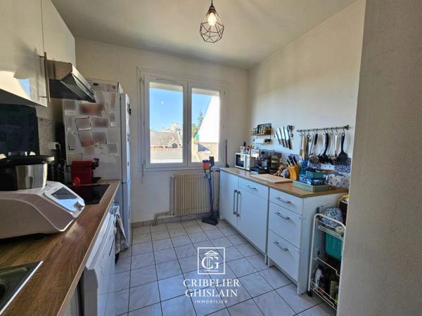 Appartement SAINT-FELIX, T4 de 82 m² au 3ᵉ étage avec ascenseur, double balcon et vue panoramique sur Nantes. Cave et place de stationnement incluses