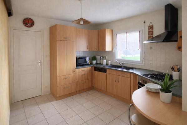 GUIPAVAS - Maison de 7 pièces de 128 m2