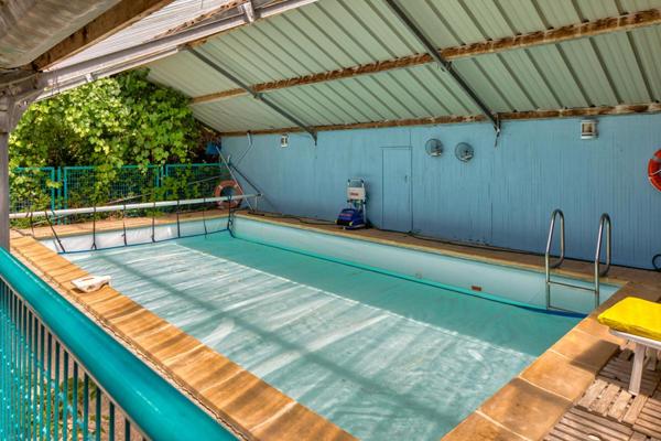 Propriété proche Etretat avec maison, gîte, piscine et dépendances