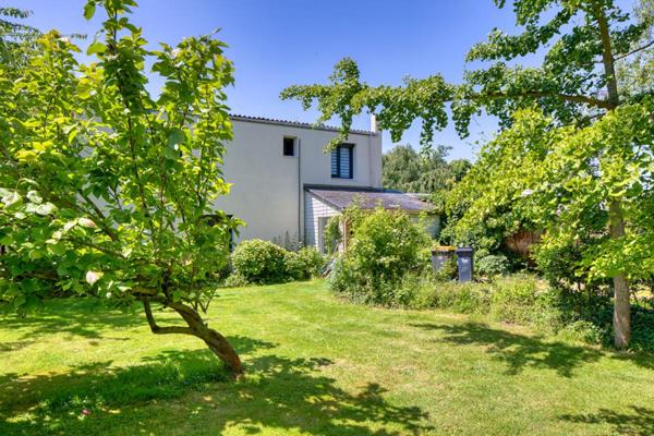 Propriété proche Etretat avec maison, gîte, piscine et dépendances