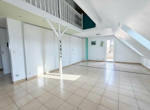 Duplex De 90 au 5ème et Dernier Étage avec Terrasse de 17 m²   Avec parking privatif Dernier étage avec vue imprenable !
